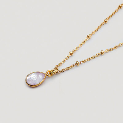 Sünnikivi aprillis sündunule.